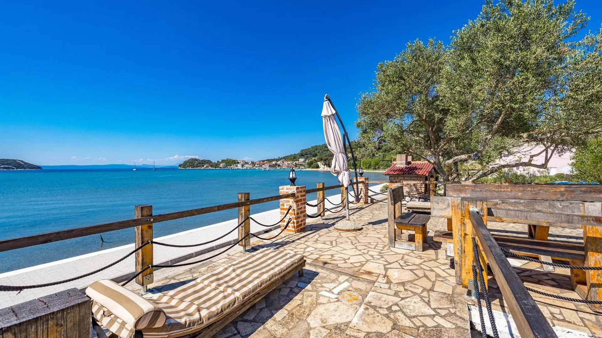 Apartments Emily Kampor 0*,  Croazia
